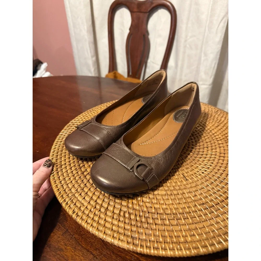 Clarks Artisan Womens Metallic Bronze Leather Low Wedge Pump Shoes 7.5 M